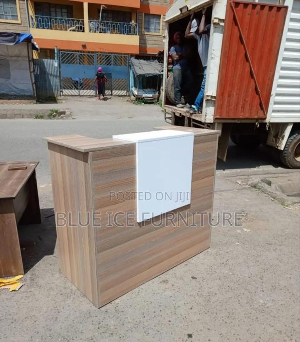 Modern Offices Waiting Desk - main view