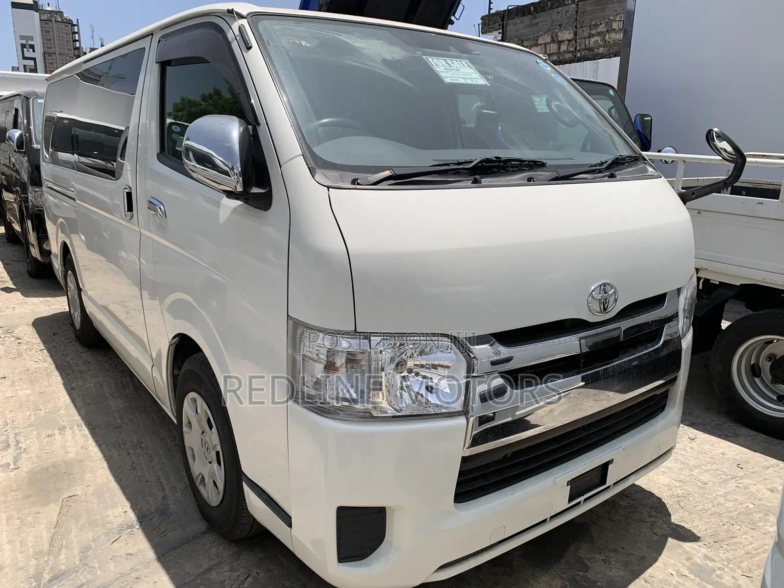 Toyota HiAce 2019 White