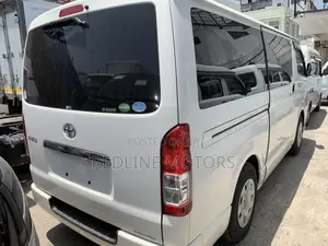 Toyota HiAce 2019 White
