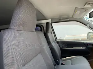 Toyota HiAce 2019 White