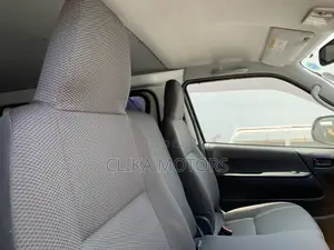 Toyota HiAce 2019 White