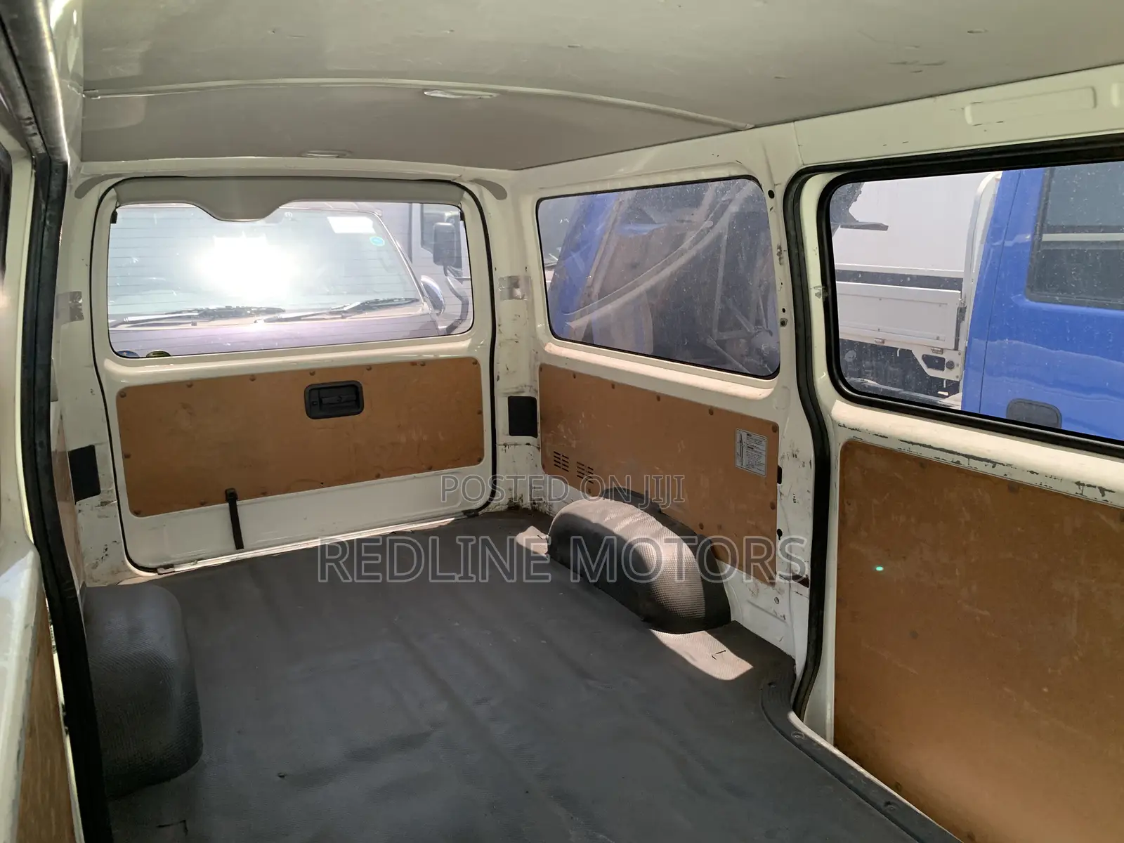 Toyota HiAce 2019 White