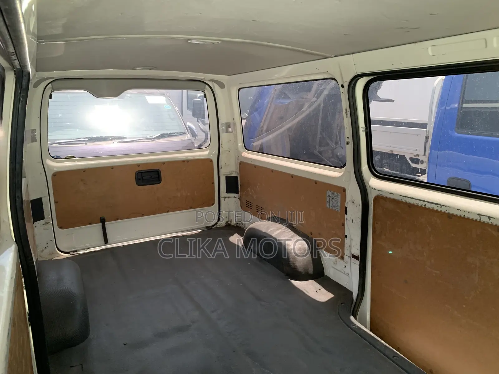 Toyota HiAce 2019 White
