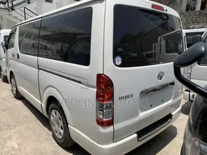 Toyota HiAce 2019 White