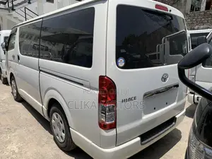 Toyota HiAce 2019 White