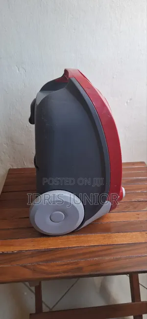 Samsung 1600w Vacuum Cleaner -Powerful Motor No Hose/Pipe
