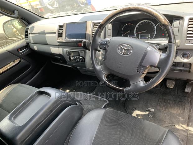 Toyota Regius 2018 Black - thumbnail 4