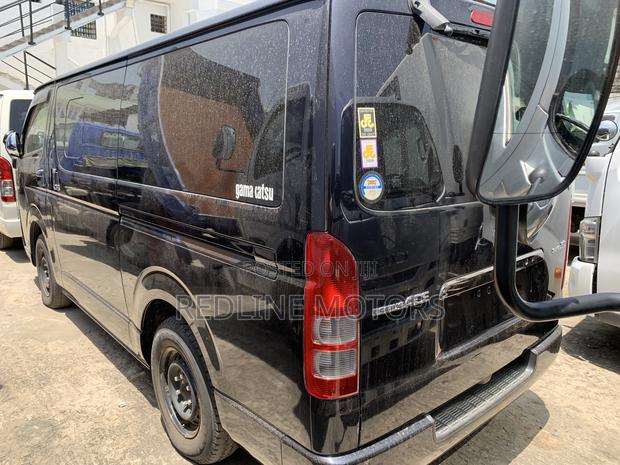 Toyota Regius 2018 Black - thumbnail 10