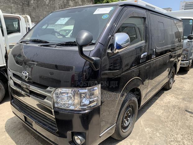 Toyota Regius 2018 Black - main view