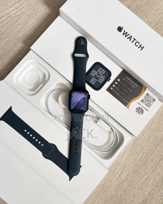 Black Apple Watch Se Gen 2 - main view