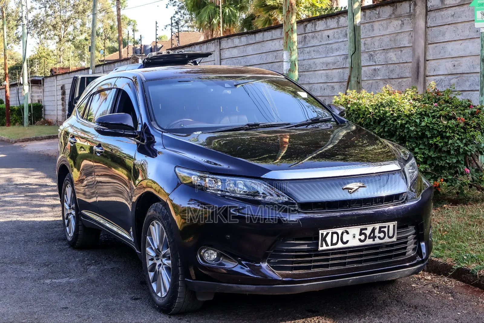 Toyota Harrier 2014