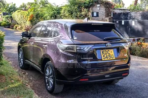 Toyota Harrier 2014