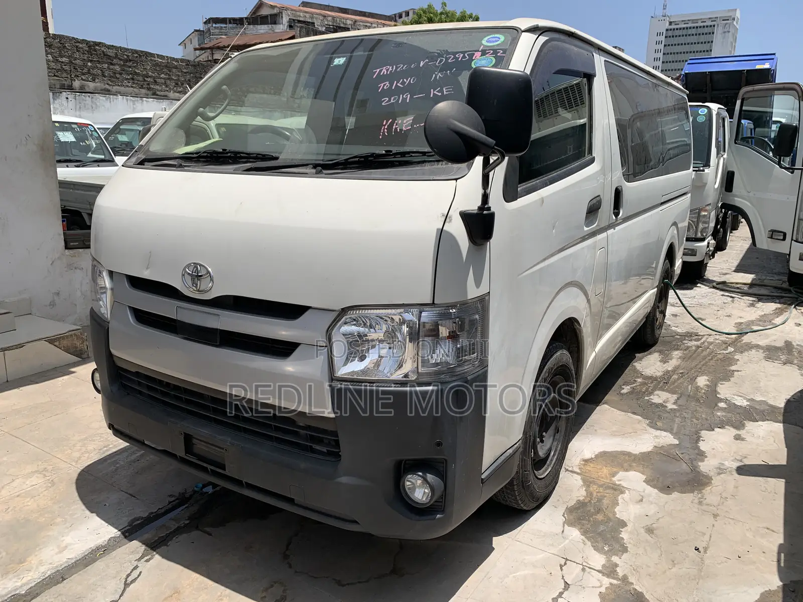 Toyota HiAce 2018 Pearl