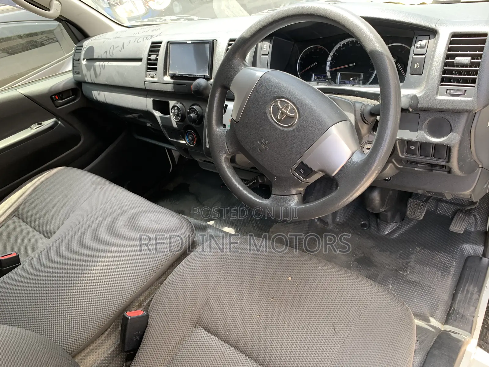 Toyota HiAce 2018 Pearl