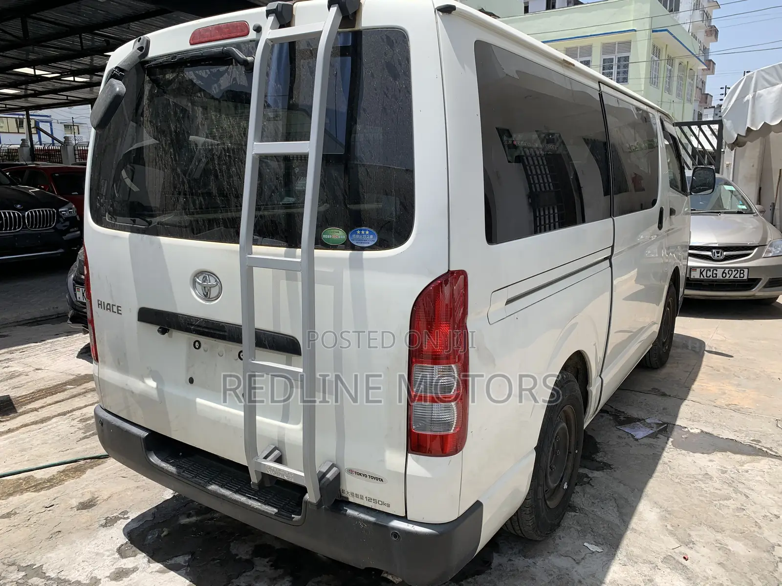 Toyota HiAce 2018 Pearl