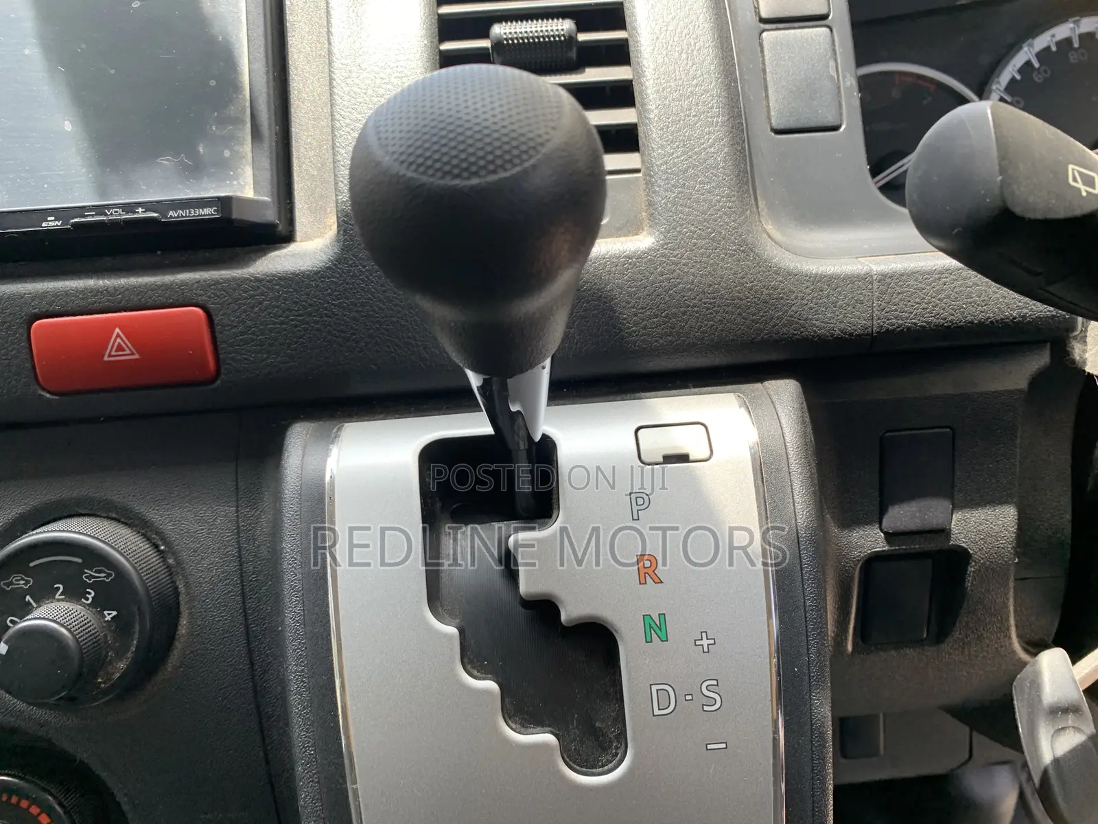 Toyota HiAce 2018 Pearl