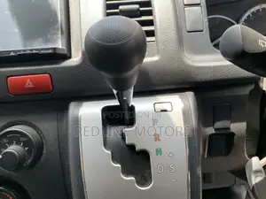 Toyota HiAce 2018 Pearl
