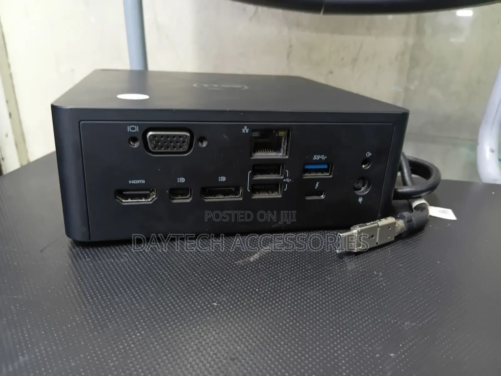 Dell Tb16 Thunderbolt 3 Usb-C Docking Station With 240w Adapter.