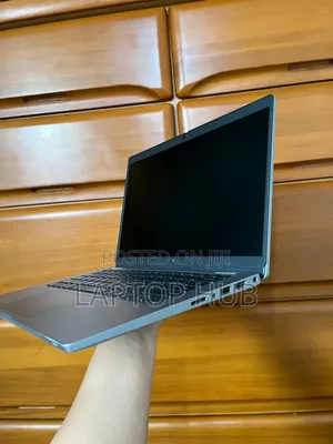 Laptop Dell Latitude 5320 8GB Intel Core I5 SSD 512GB