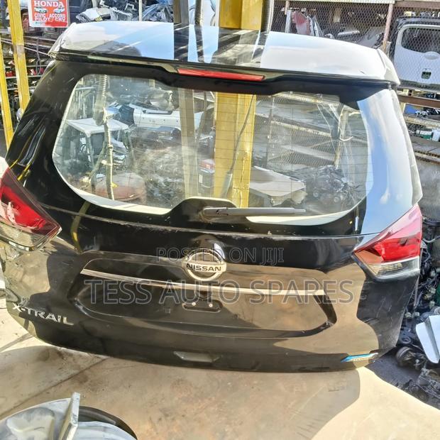 Xtrail 2018 Boot Available in Good Condition - thumbnail 2