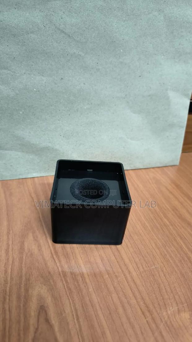 Square Mic Flag Black