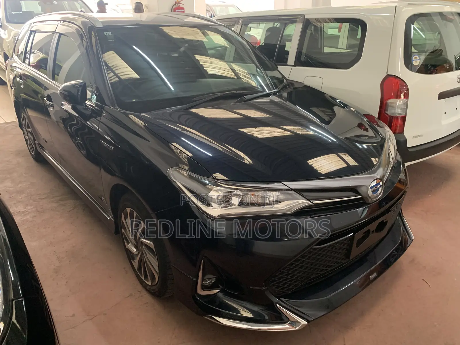 Toyota Corolla Fielder 1.5 Hybrid FWD 2018 Black