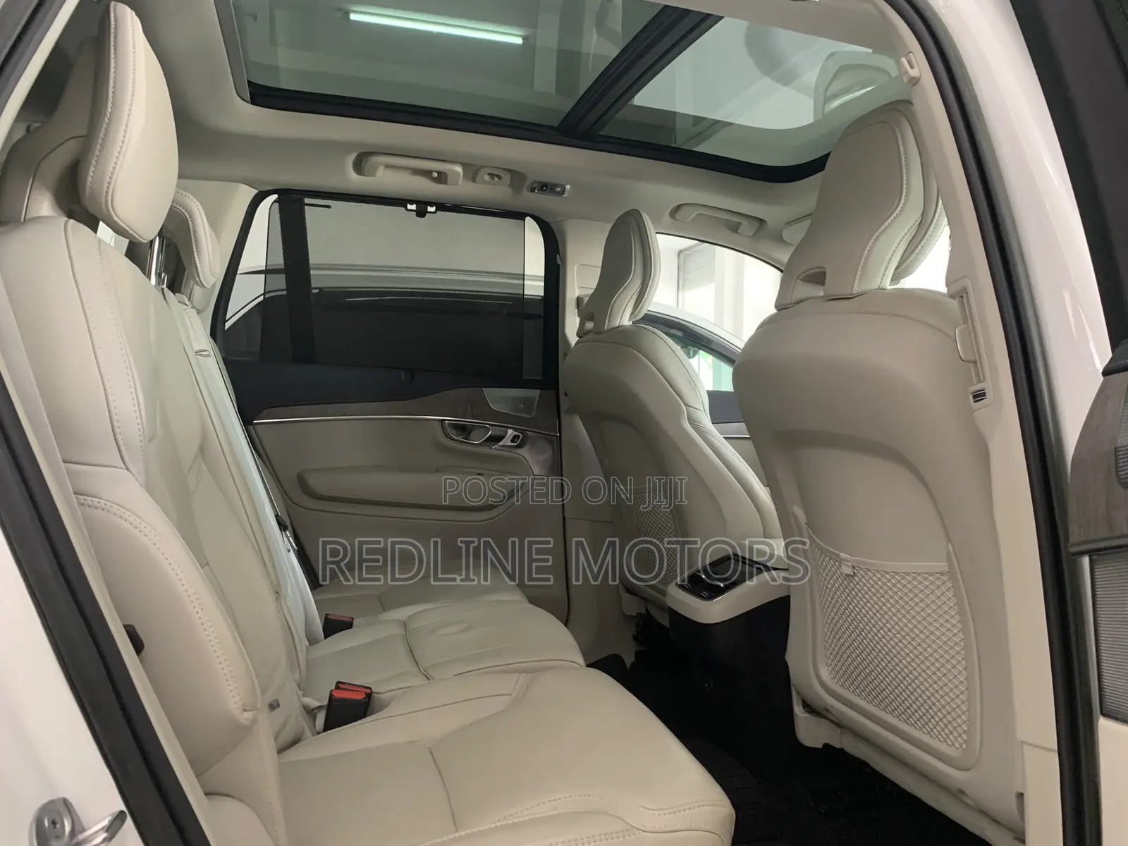 Volvo XC90 T6 Momentum 7 Passenger AWD 2020 Pearl