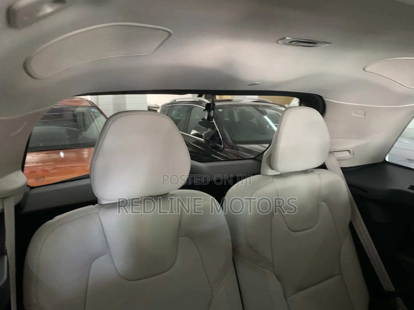 Volvo XC90 T6 Momentum 7 Passenger AWD 2020 Pearl