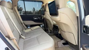 Toyota Land Cruiser 2024 White