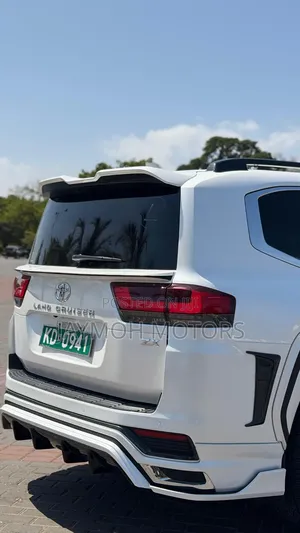 Toyota Land Cruiser 2024 White