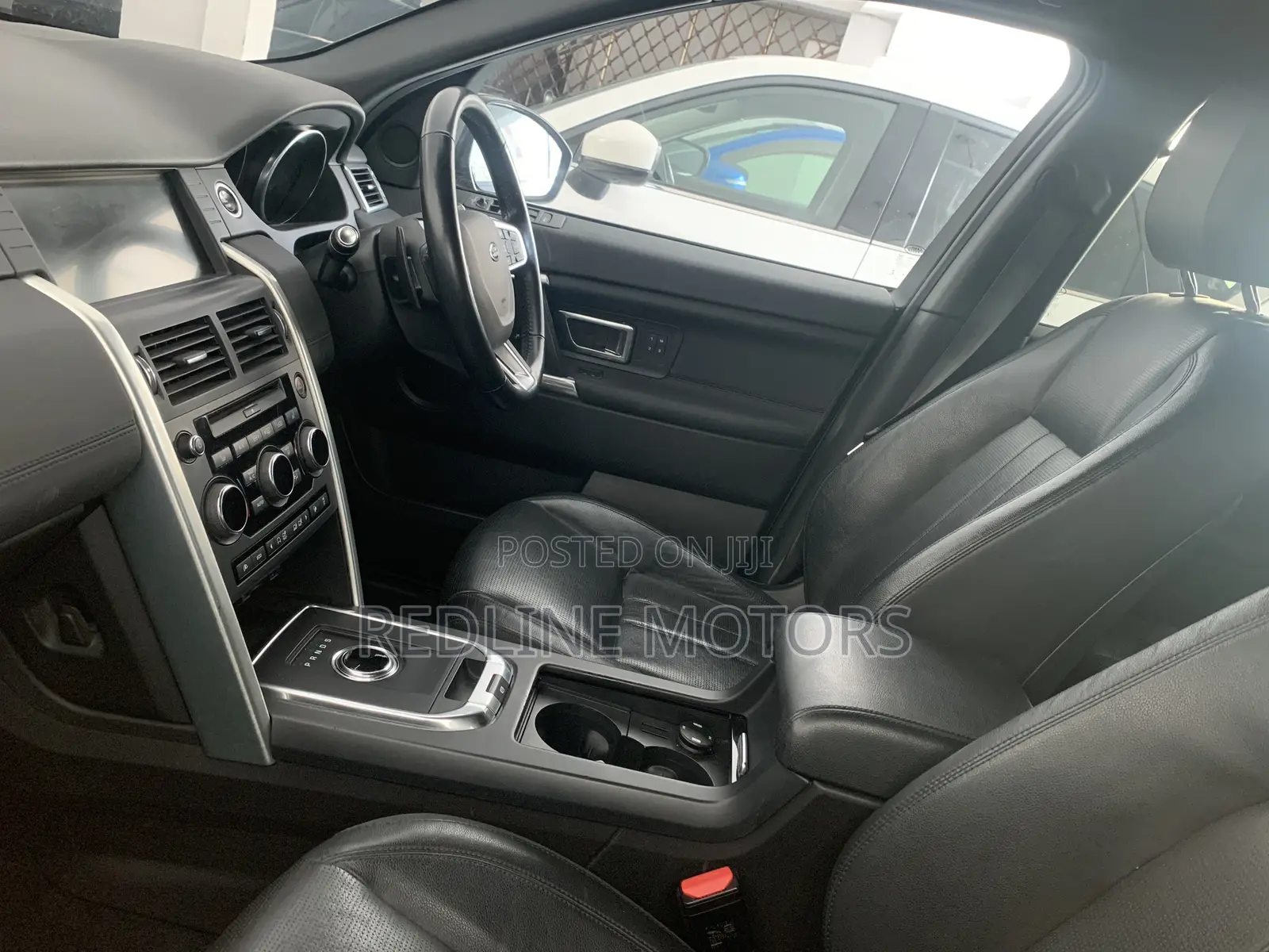 Land Rover Discovery HSE 4x4 2018 Gray