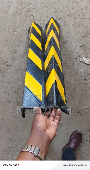 0.8 MTRS Rubber Wall Corner Protector 100mm × 100mm
