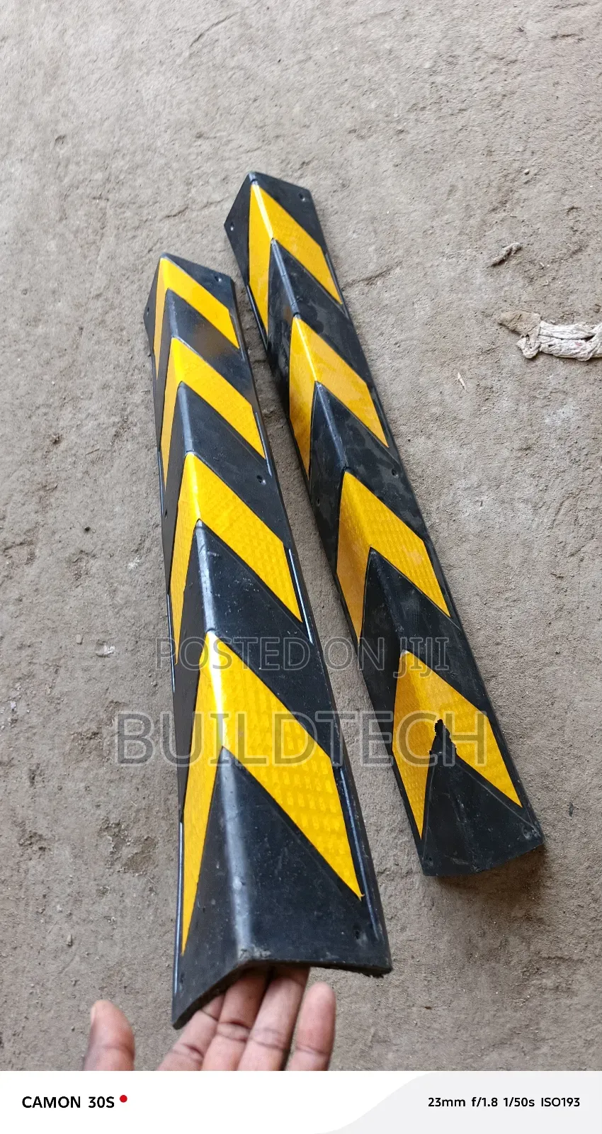 0.8 MTRS Rubber Wall Corner Protector 100mm × 100mm