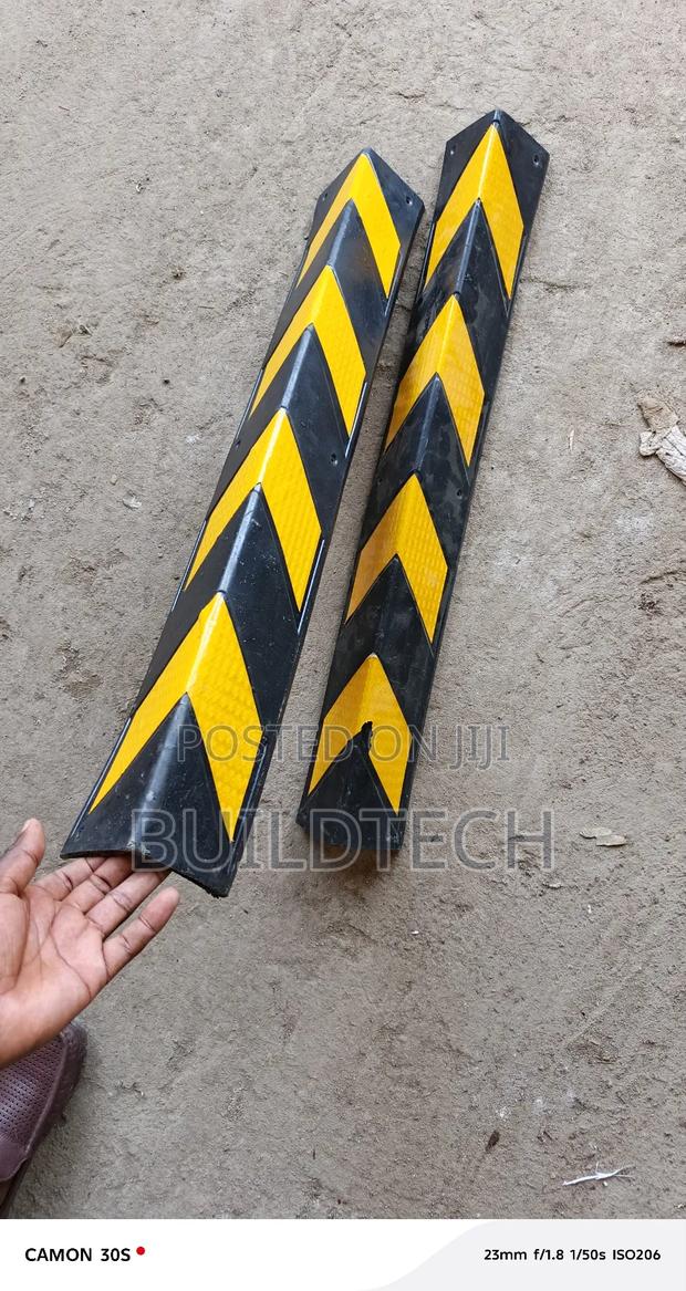 Parking Corner Guard 0.8mtrs by 100mm×100mm - main view