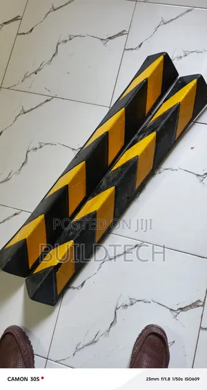 Safety Parking Corner Protector 0.8m X 100mm X 100mm