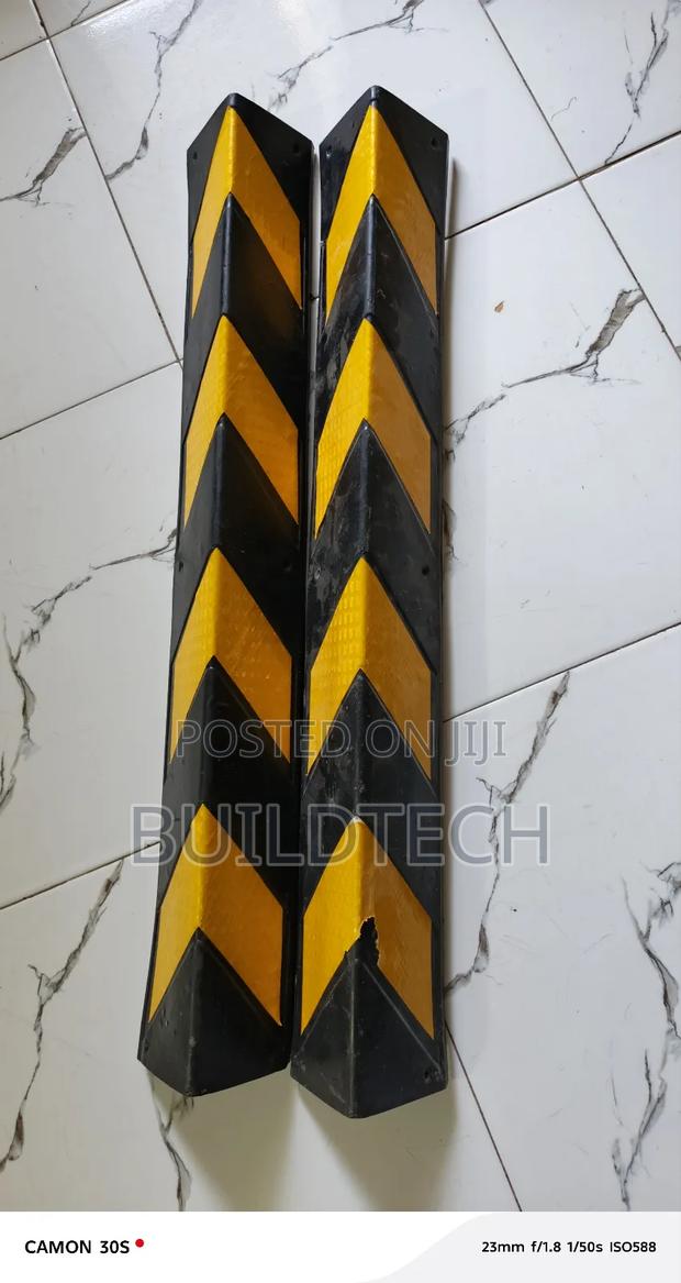 Safety Parking Corner Protector 0.8m X 100mm X 100mm - thumbnail 2