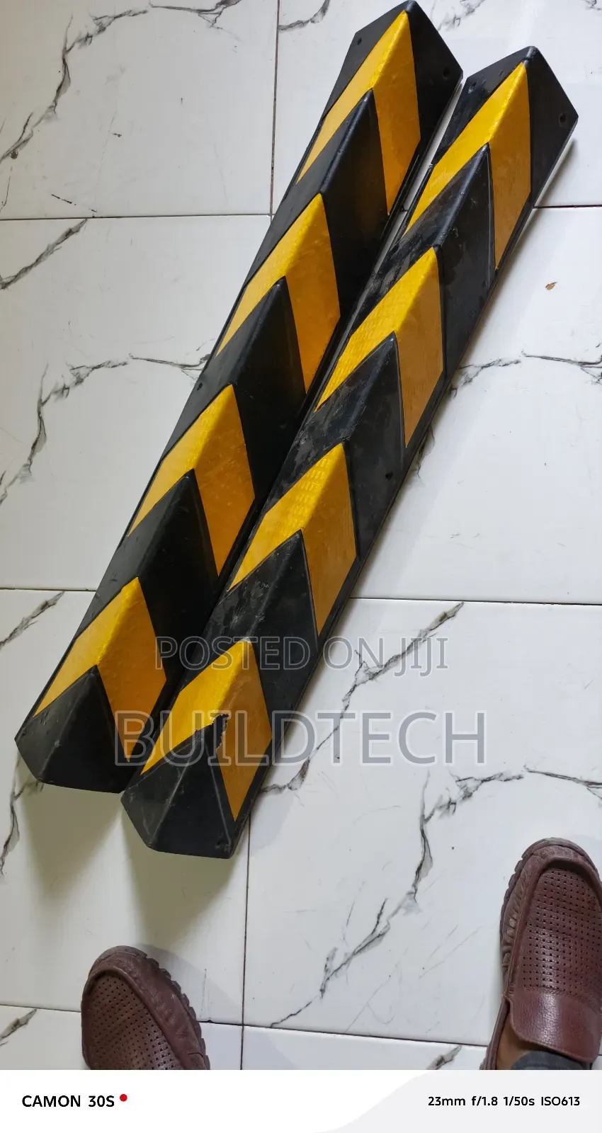 Reflective Rubber Corner Guard 0.8 MTRS Long