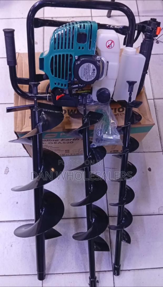 Power Action Earth Auger
2strock
52cc
2000 Watts