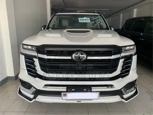Toyota Land Cruiser LC300 2023 White