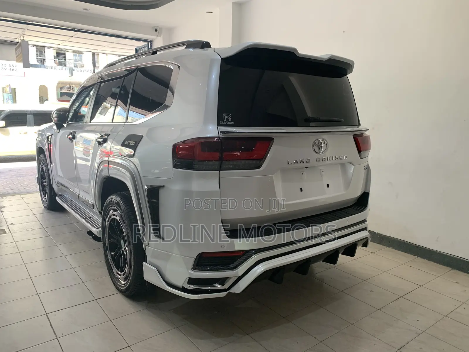 Toyota Land Cruiser LC300 2023 White