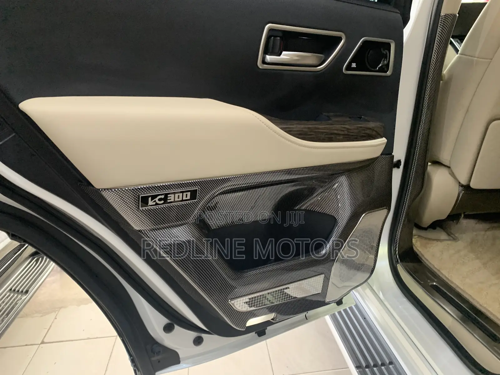 Toyota Land Cruiser LC300 2023 White