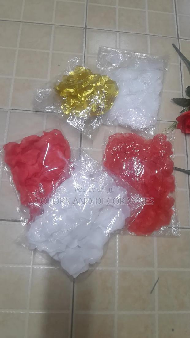 Petals 100pcs a Pack Artificial - main view