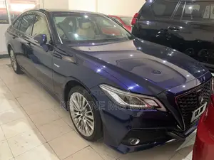 Toyota Crown 2018 Blue