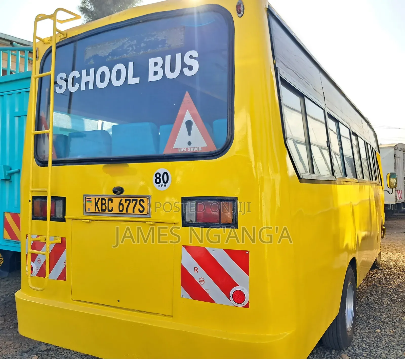 Isuzu NQR 2009 Yellow