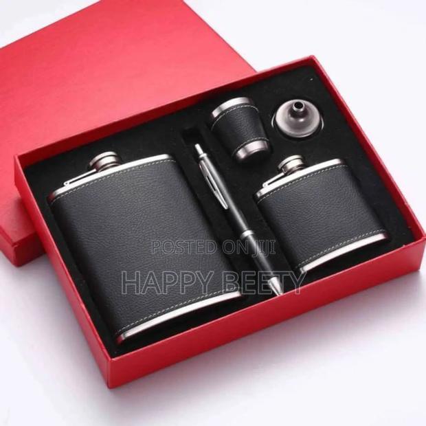 *Black Leather-Covered Whiskey Flasks Gift Set*
