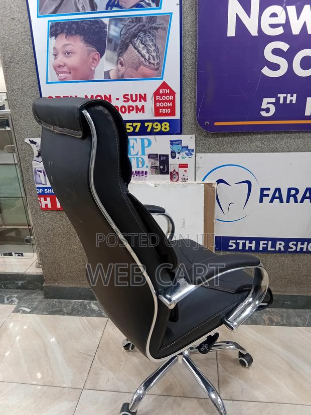 Ergonomic Executive Leather Chair ~ High Back, Padded Armrest - main view