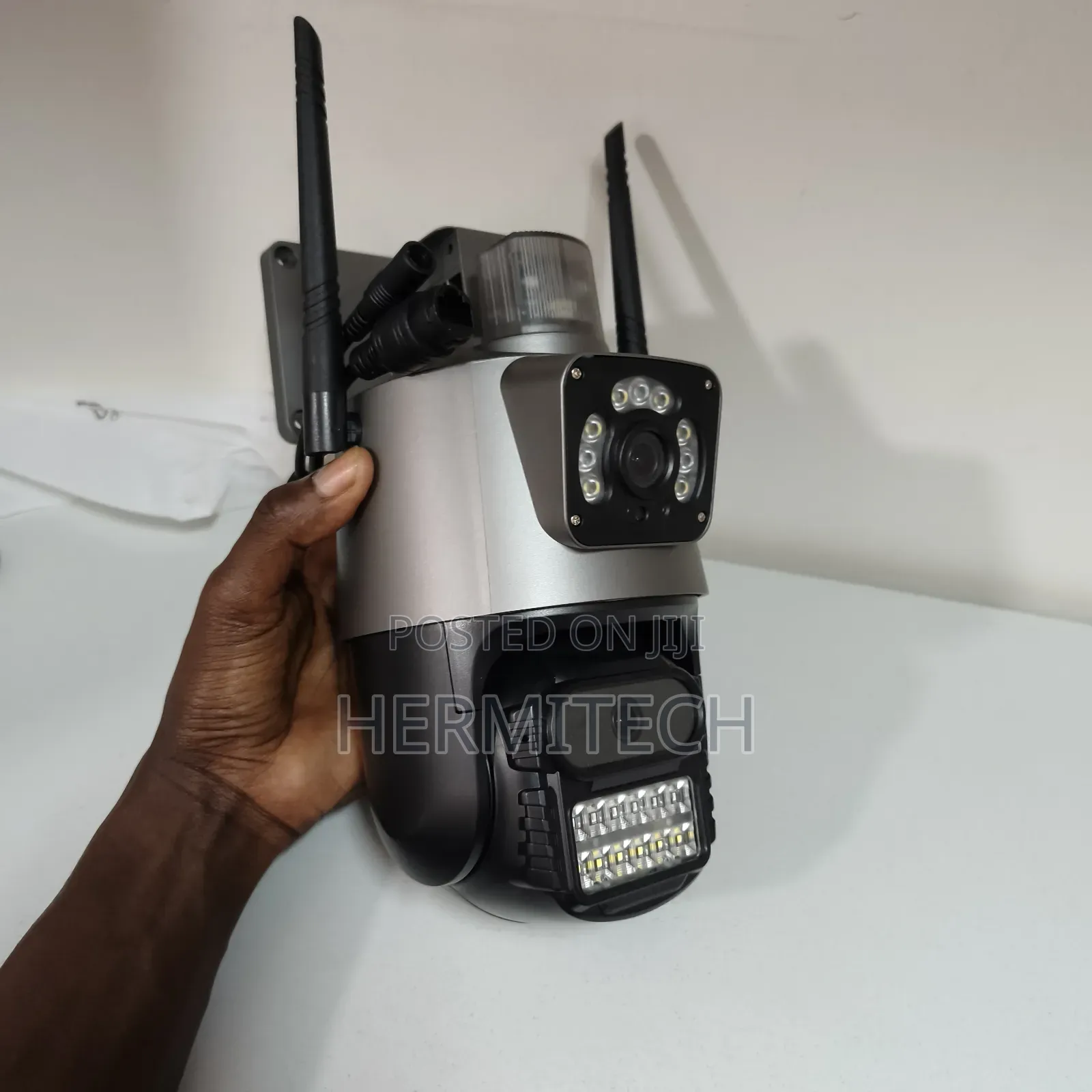 Dual Lens 4g Electric CCTV With Alarm Siren and Ethernet Port