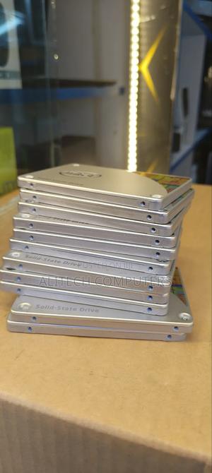 Intel SSD 240gb 2.5 - main view