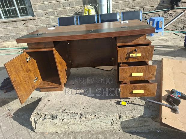 Imported Office Desks.4mtres