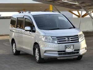 Honda Stepwgn 2014 Silver